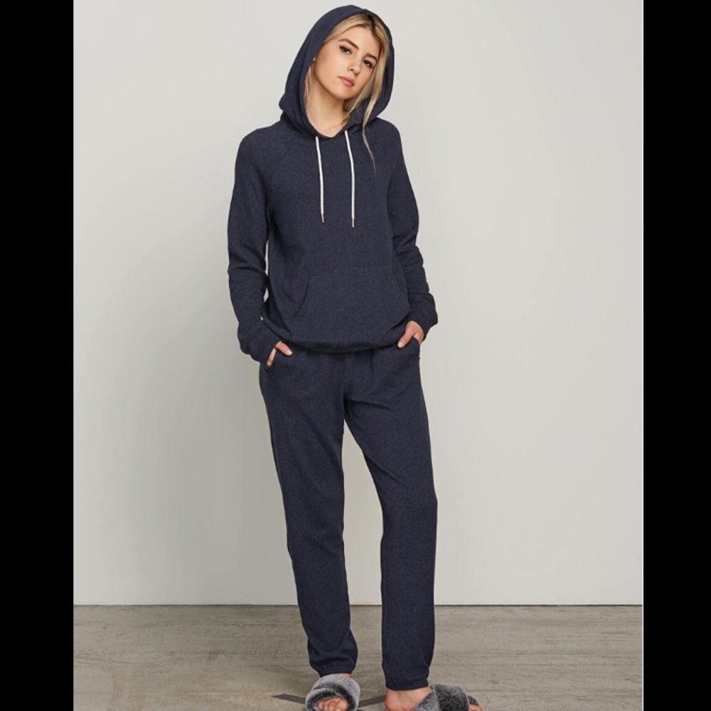 Navy Volcom set